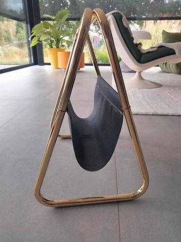 1980s vintage design krantenbak magazine houder  beschikbaar voor biedingen