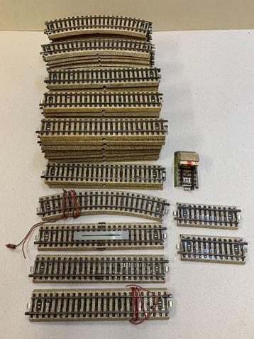 Märklin HO : Lot de 60 anciens rails en métal, bon état. beschikbaar voor biedingen