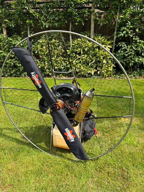 Te koop: complete paramotor set, Sport en Fitness, Zweefvliegen en Paragliding, Zo goed als nieuw, Paramotor, Ophalen