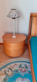 Bijzet/nachtkastje italiaans design - houtsoort kers 20 Eur, Huis en Inrichting, Ophalen, Zo goed als nieuw, Kersenhout