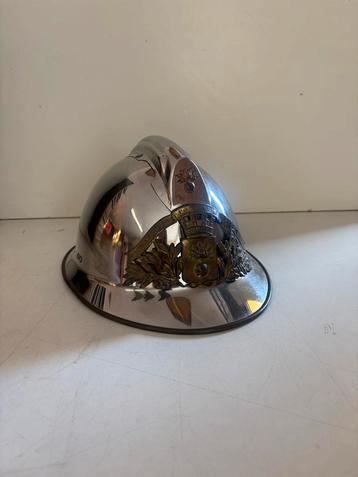Brandweerhelm vintage frans beschikbaar voor biedingen