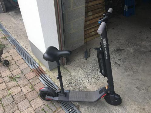 Ninebot Kickscooter ES4, Fietsen en Brommers, Steps, Zo goed als nieuw, Ophalen