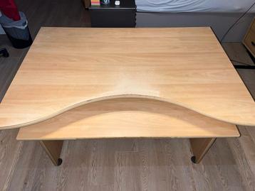 Bureau beschikbaar voor biedingen