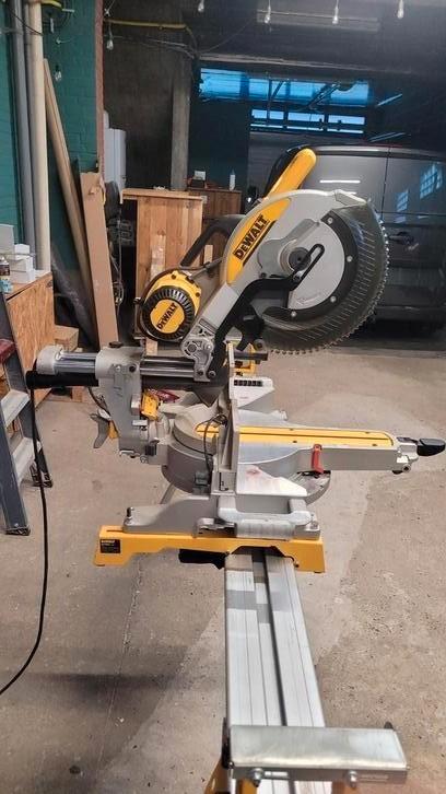 dewalt afkortzaag te huur, Doe-het-zelf en Bouw, Gereedschap | Zaagmachines, Gebruikt, Afkortzaag, Ophalen