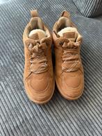 Ugg lowmel, Kleding | Dames, Schoenen, Bruin, Overige typen, Ophalen of Verzenden, Zo goed als nieuw