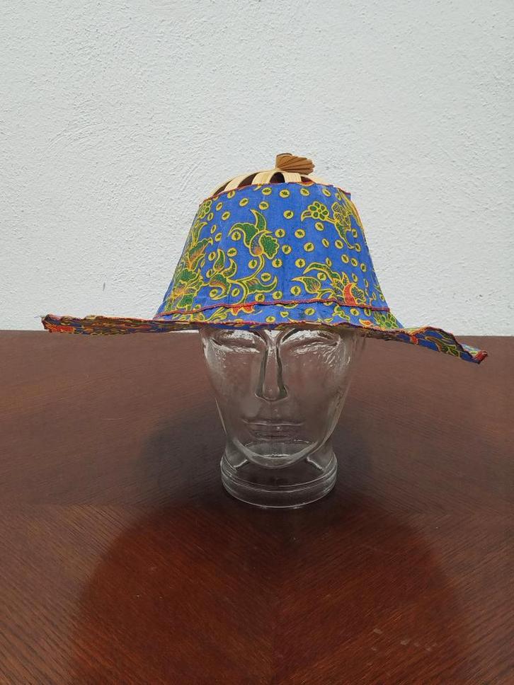 Vintage jr’80 Indonesische Batik opvouwbare zonnehoed/waaier, Kleding | Dames, Hoeden en Petten, Zo goed als nieuw, Hoed, 56 of 57 cm (M, 7 of 7⅛ inch)