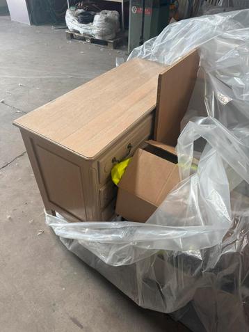 Set meubelen , 3 kasten , bed + matrassen + zwrt leren zetel beschikbaar voor biedingen