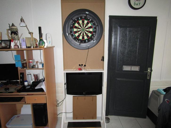 darts uitzet  dartspijlen ook apart te koop in 1 lot 190 e, Sport en Fitness, Darts, Zo goed als nieuw, Overige typen, Ophalen