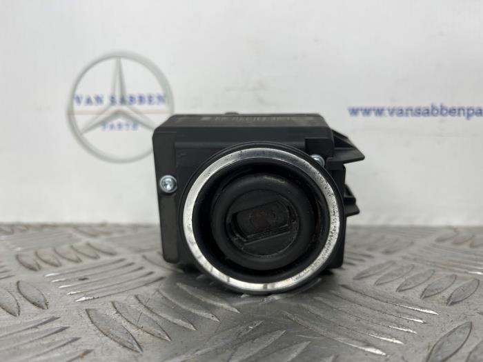 Serrure de contact électronique d'un Mercedes Sprinter, Autos : Pièces & Accessoires, Autres pièces automobiles, Mercedes-Benz