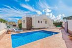 Gerenoveerde villa met gastenappartement in Los Balcones..., 110 m², Woonhuis, 3 kamers, Stad