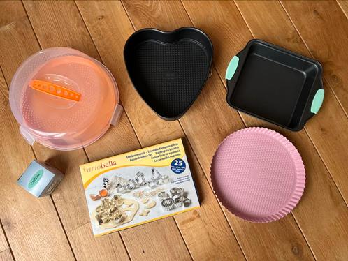 Bakvormen, taartdoos en uitsnijvormpjes, Hobby en Vrije tijd, Taarten en Cupcakes maken, Gebruikt, Bakvorm, Taarten of Cupcakes