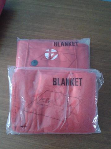 2x fleeceplaid Play 4 (TV-zender) beschikbaar voor biedingen