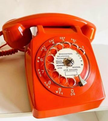 Op zoeken naar deze retro oranje telefoons 