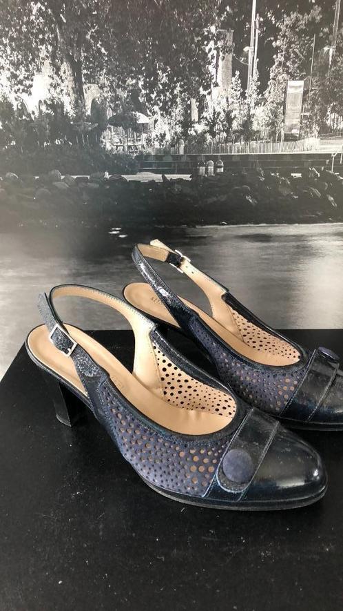 schoenen pumps Miss Clair - maat 38,5, Kleding | Dames, Schoenen, Zo goed als nieuw, Pumps, Blauw, Verzenden