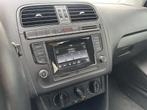 Volkswagen Polo 1.0i Trendline (bj 2015), Stof, Gebruikt, Zwart, Bedrijf
