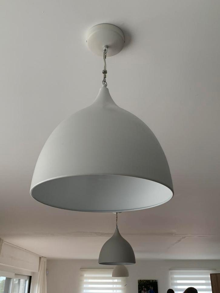 Lot de 3 suspensions blanches style « cloche », Maison & Meubles, Lampes | Suspensions, Utilisé