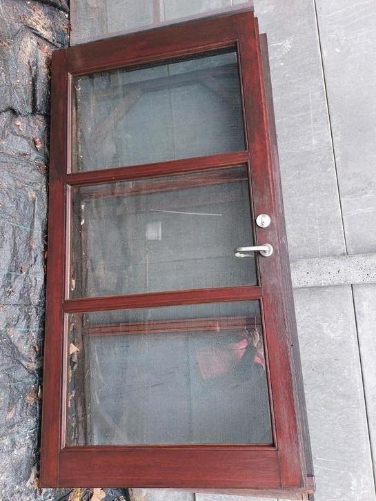 Meranti glazen draaideur + kader,Geraardsbergen., Doe-het-zelf en Bouw, Raamkozijnen en Schuifdeuren, Gebruikt, Ophalen