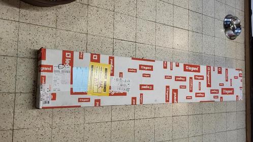 LEGRAND DLP kabelgoot, Doe-het-zelf en Bouw, Elektriciteit en Kabels, Nieuw, Stopcontact, Ophalen