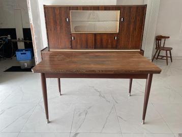 Mooie vintage eettafel beschikbaar voor biedingen