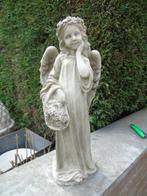 statue d un ange avec un panier de fleurs en pierre, Jardin & Terrasse, Enlèvement ou Envoi, Neuf, Pierre, Ange