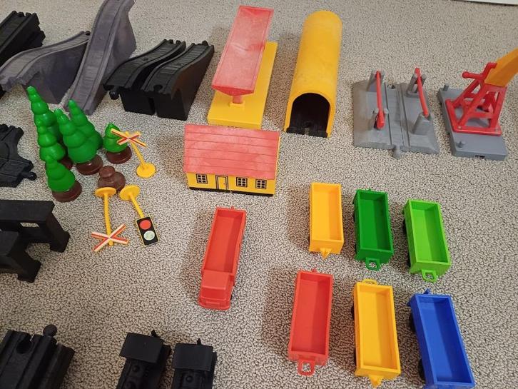 grote treinbaan, meer dan 75 stuks!, Kinderen en Baby's, Speelgoed | Houten speelgoed, Gebruikt, Rij- of Hobbelspeelgoed, Ophalen