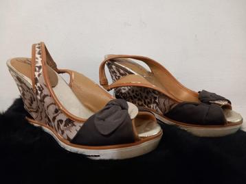 Dames schoenen Guess Maat 37 panter met sledehak beschikbaar voor biedingen