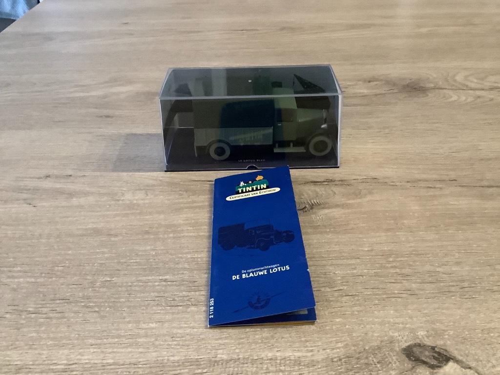 Voiture miniature Tintin le lotus bleu (Nouveau), Collections, Personnages de BD, Neuf, Statue ou Figurine, Tintin, Enlèvement ou Envoi
