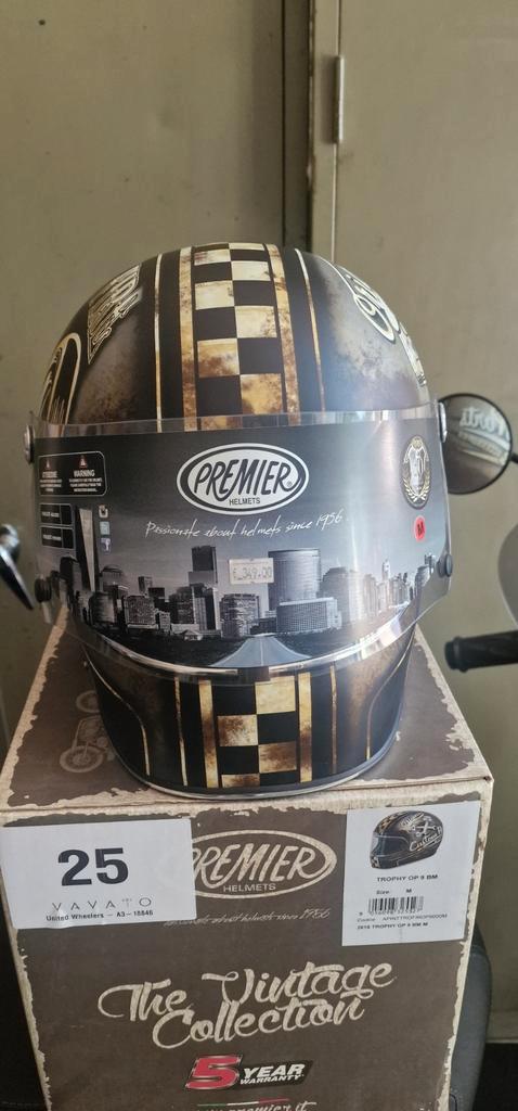 Premier lichte retro helm zwart M, wit L super promo, Motos, Vêtements | Casques de moto, Casque intégral, L, Autres marques, Neuf, avec ticket