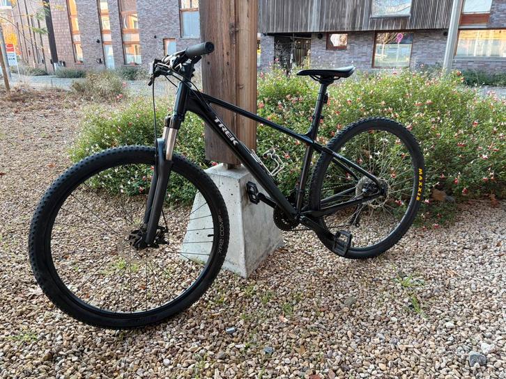 Vtt TREK Marlin 4 29 pouces, Fietsen en Brommers, Fietsen | Mountainbikes en ATB, Zo goed als nieuw, Trek, Ophalen