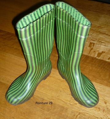 X11. Bottes en caoutchouc pour enfant . Taille 29     beschikbaar voor biedingen