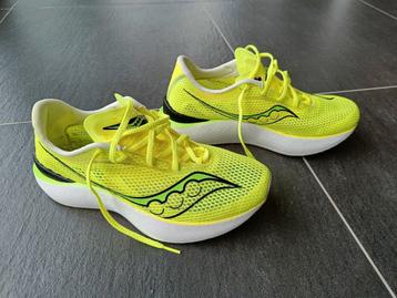 Saucony Endorphin Pro 3 - maat EUR 44/ USA 10 