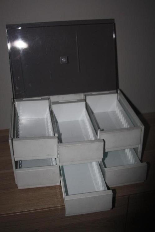 Box Muziek Cassettes ( Flair ) , 72 vakken , 6 schuiven, Audio, Tv en Foto, Overige Audio, Tv en Foto, Gebruikt, Ophalen of Verzenden