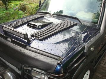 Mooie functionele zandplaten Landrover Discovery Defender beschikbaar voor biedingen