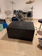 Table basse cubique, Enlèvement, Utilisé