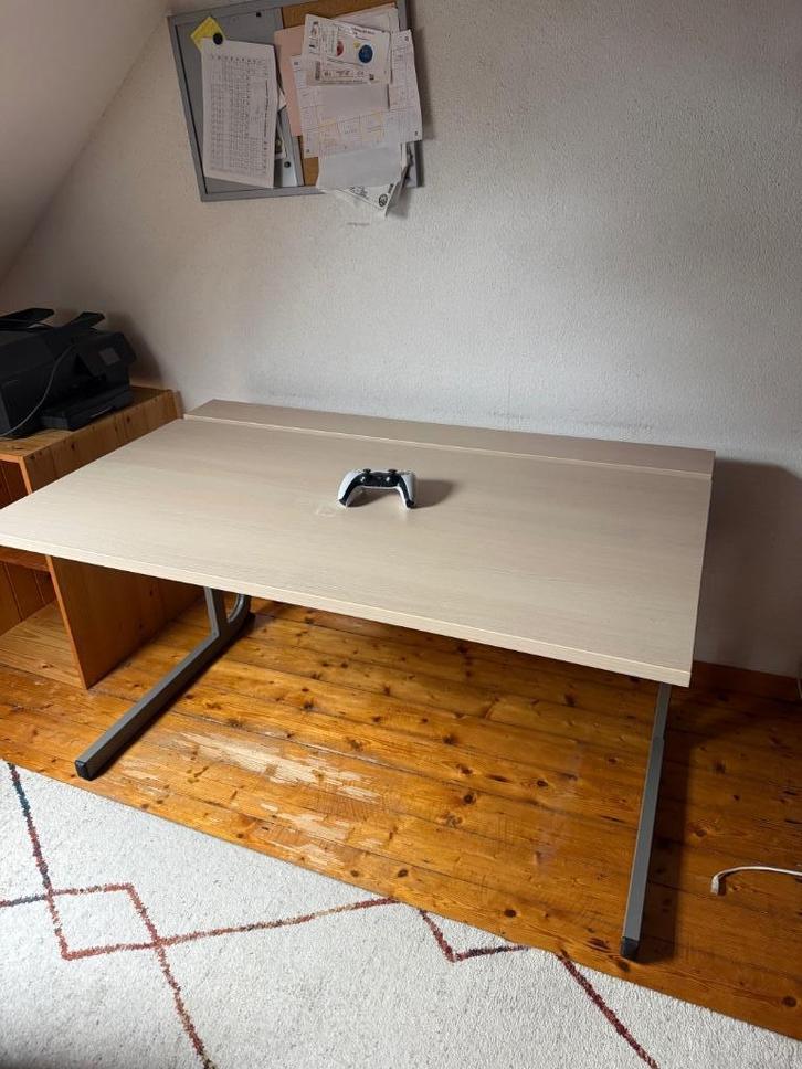 Stevig bureau, Huis en Inrichting, Bureaus, Zo goed als nieuw, Bureau, Ophalen