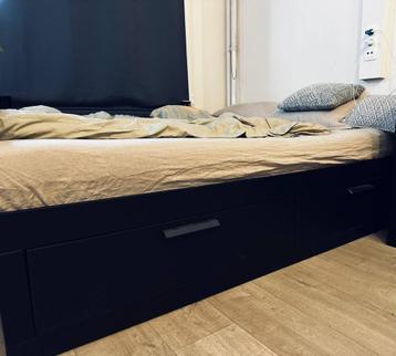 Day-bed w 2 drawers/2 mattresses beschikbaar voor biedingen