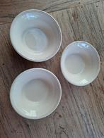 3 ontbijtkommen creme kleurig, Huis en Inrichting, Ophalen of Verzenden, Zo goed als nieuw, Kom(men)