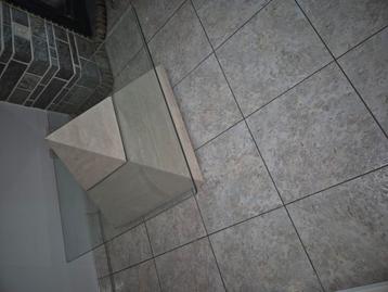 Salontafel Piramide It. Travertijn. beschikbaar voor biedingen