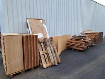 Gratis hout    - Walenstraat Hasselt beschikbaar voor biedingen