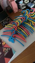 Cintres, Enlèvement, Comme neuf