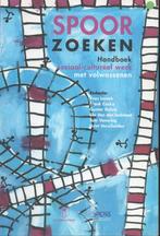 SPOOR ZOEKEN - HANDBOEK SOCIAAL-CULTUREEL WERK MET VOLWASSEN, Ophalen of Verzenden, Zo goed als nieuw