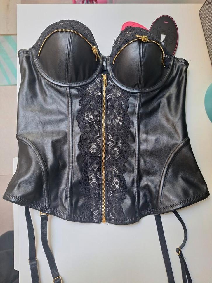 Nouveau corset avec cartels Hunkemöller EU 70B/FR ES 85B, Vêtements | Femmes, Sous-vêtements & Lingerie, Body ou Corset, Noir