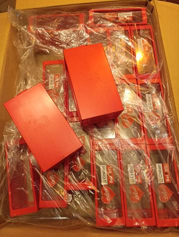 Super lot ! 58 petites vitrines Ice Watch style lego beschikbaar voor biedingen