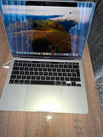 Tijdelijk  aangeboden  Mac book pro. beschikbaar voor biedingen