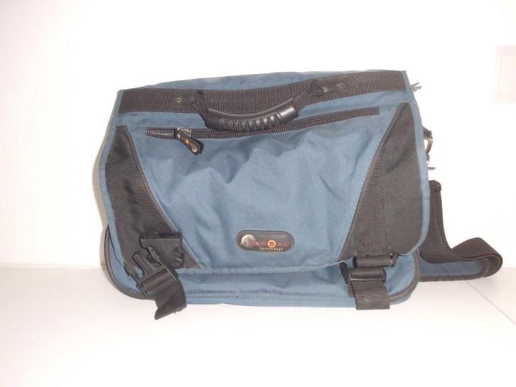 boekentas, Handtassen en Accessoires, Tassen | Schooltassen, Zo goed als nieuw, Schoudertas, Blauw, Ophalen