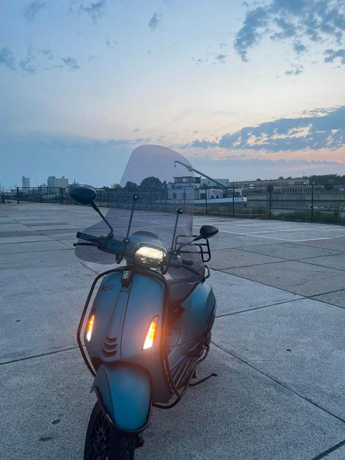 Vespa sprint “custom kleur”, Fietsen en Brommers, Scooters | Vespa, Zo goed als nieuw, Overige modellen, Klasse A (25 km/u), Benzine