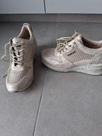 Beige schoenen, Sport en Fitness, Loopsport en Atletiek, Overige typen, Zo goed als nieuw, Overige sporten, Ophalen