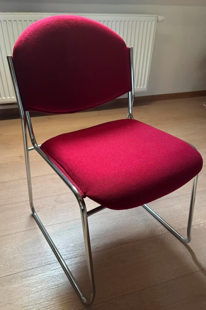 Ser van 4 stoelen te koop, Chrome kleur onderstel, Huis en Inrichting, Stoelen, Zo goed als nieuw, Vier, Stof, Rood, Ophalen