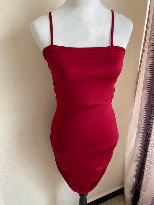 Strakke rode jurk van Shein maat M Eur 38, Kleding | Dames, Jurken, Ophalen of Verzenden