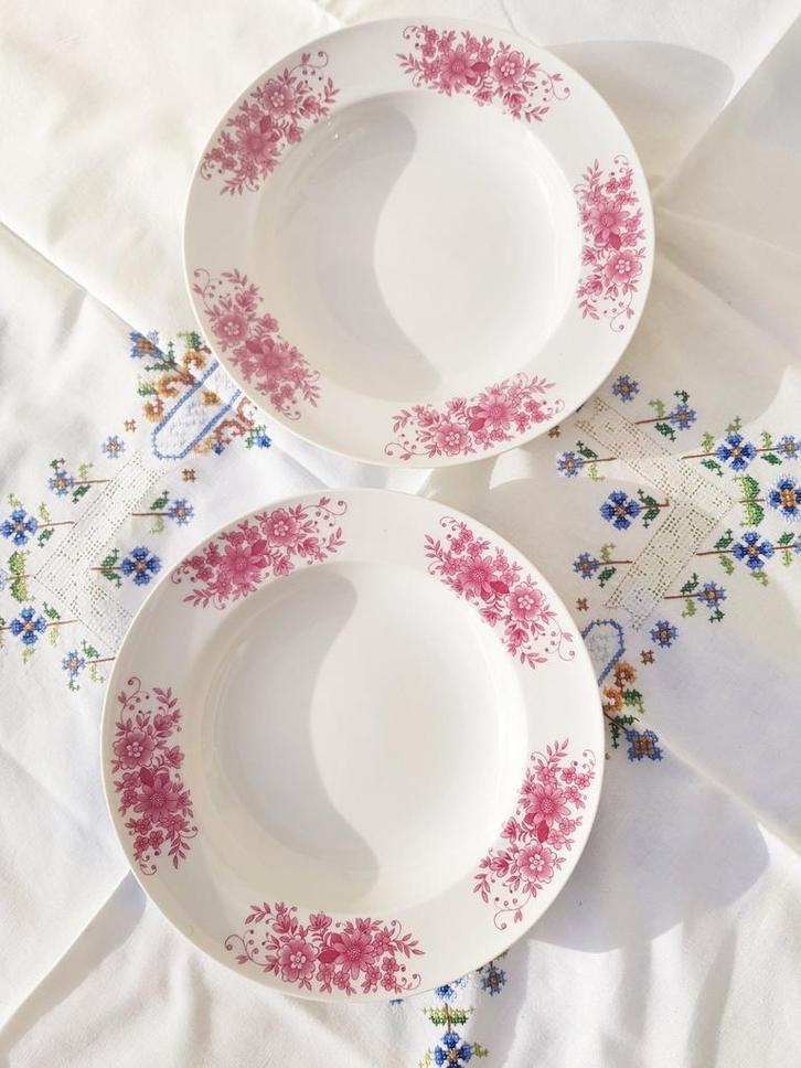 Assiettes vintage fleurs🌷 ( Fabrication allemande), Antiquités & Art, Antiquités | Services (vaisselle) pièces, Enlèvement ou Envoi